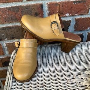 NWOT Dansko Heeled Slip-On Mule Clogs